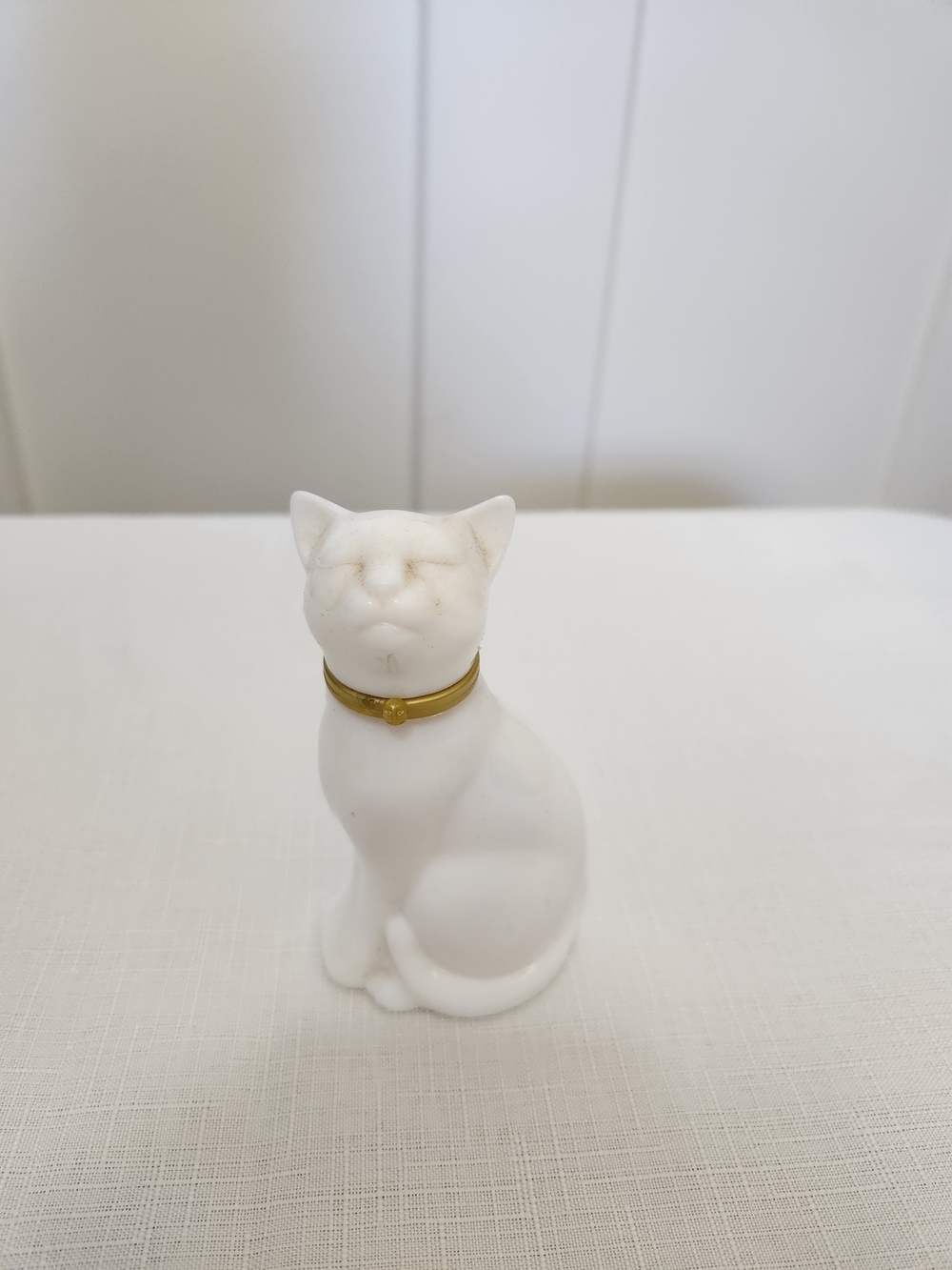 Vintage Avon 1980s Here's My Heart White Cat  Decorative Perfume Bottle